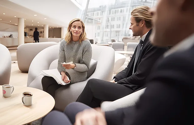 Cyber Defencely söker passionerade experter med minst 10 års erfarenhet inom informations- och cybersäkerhet.